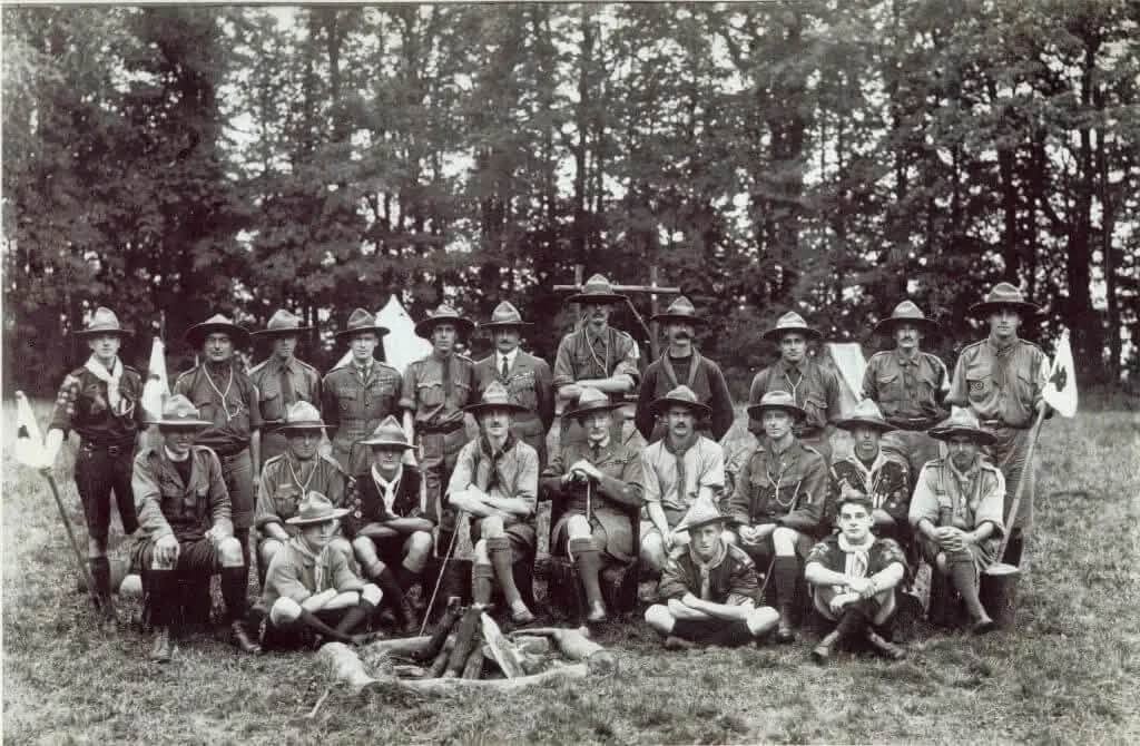  الشارة الخشبية (Wood Badge)،